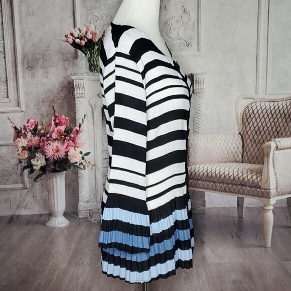 𝅺renuar Blue White Striped Pleated Round Neck Long Bell Sleeves Blouse Size M - Picture 6 of 10